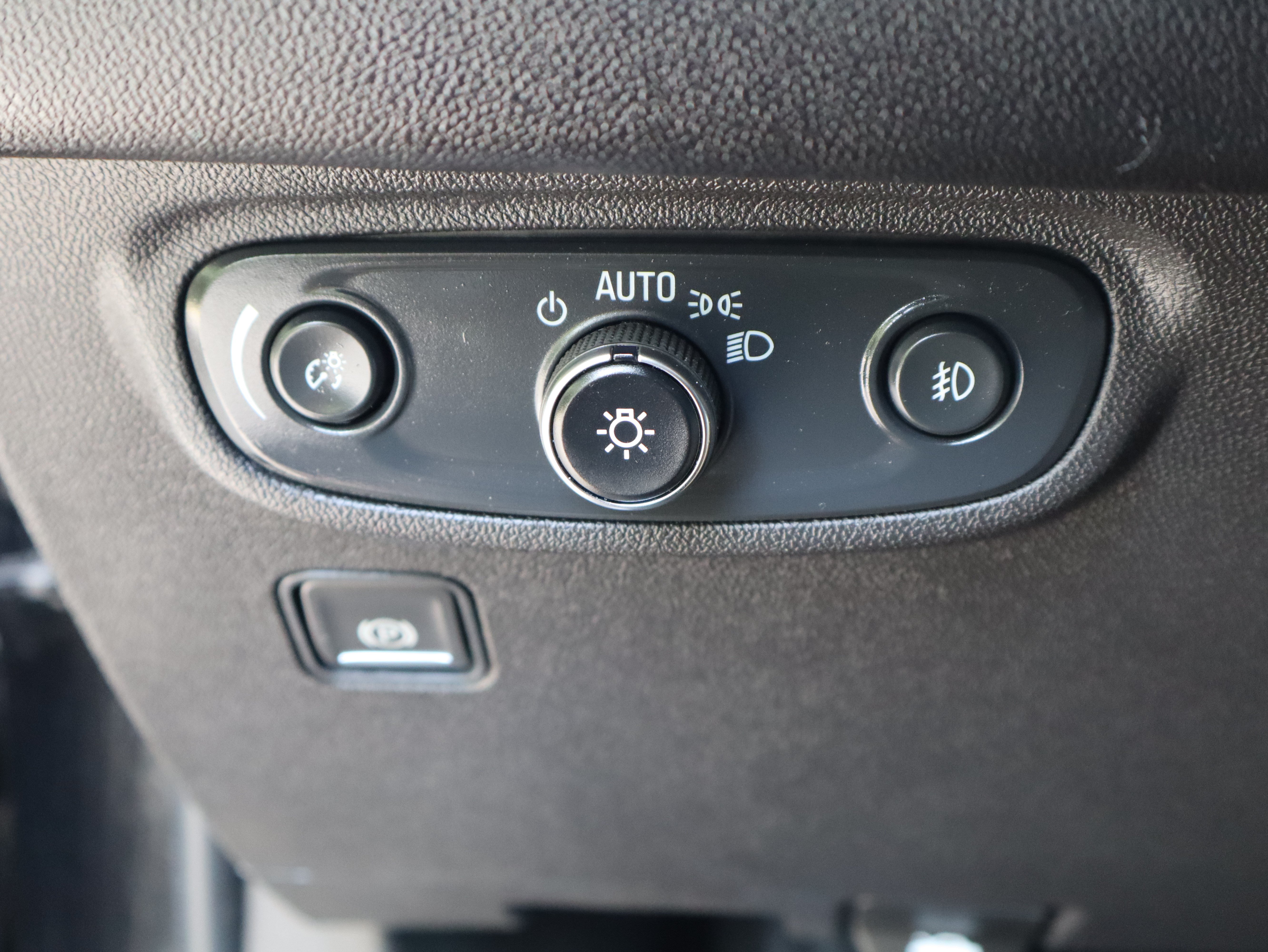 Used 2024 GMC Terrain SLT AWD/4WD image 34