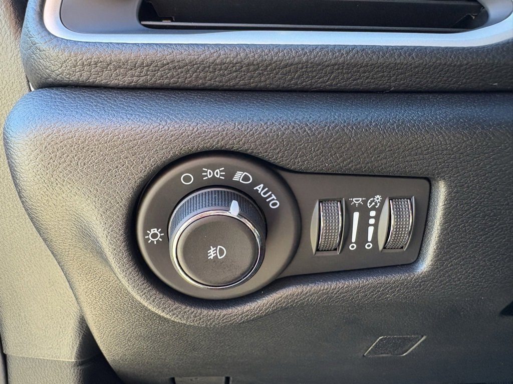 New 2026 Chrysler Pacifica Select image 35