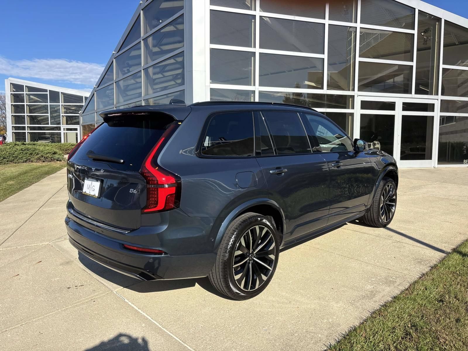 New 2026 Volvo XC90 B6 Ultra w/ Protection Package Premier AWD/4WD image 7