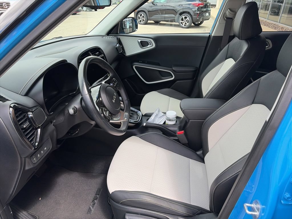 Used 2024 Kia Soul GT-Line FWD image 11