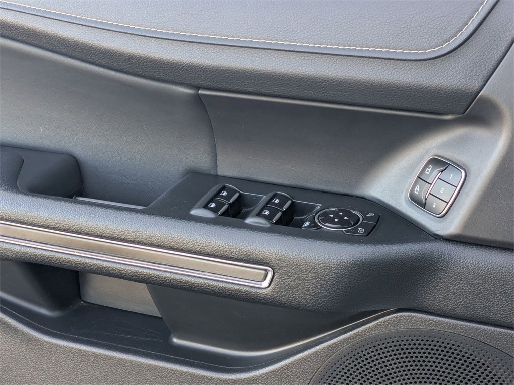 Used 2023 Ford Expedition Max XLT image 14