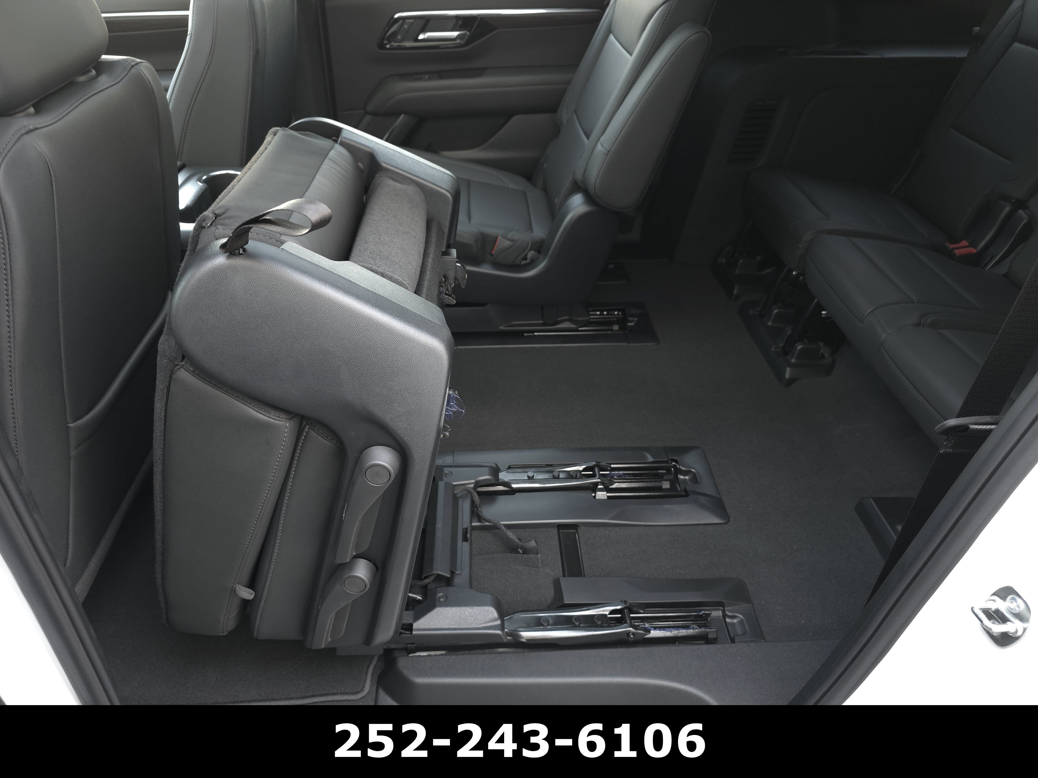 Used 2025 Chevrolet Suburban Z71 w/ Z71 Off-Road Package AWD/4WD image 36