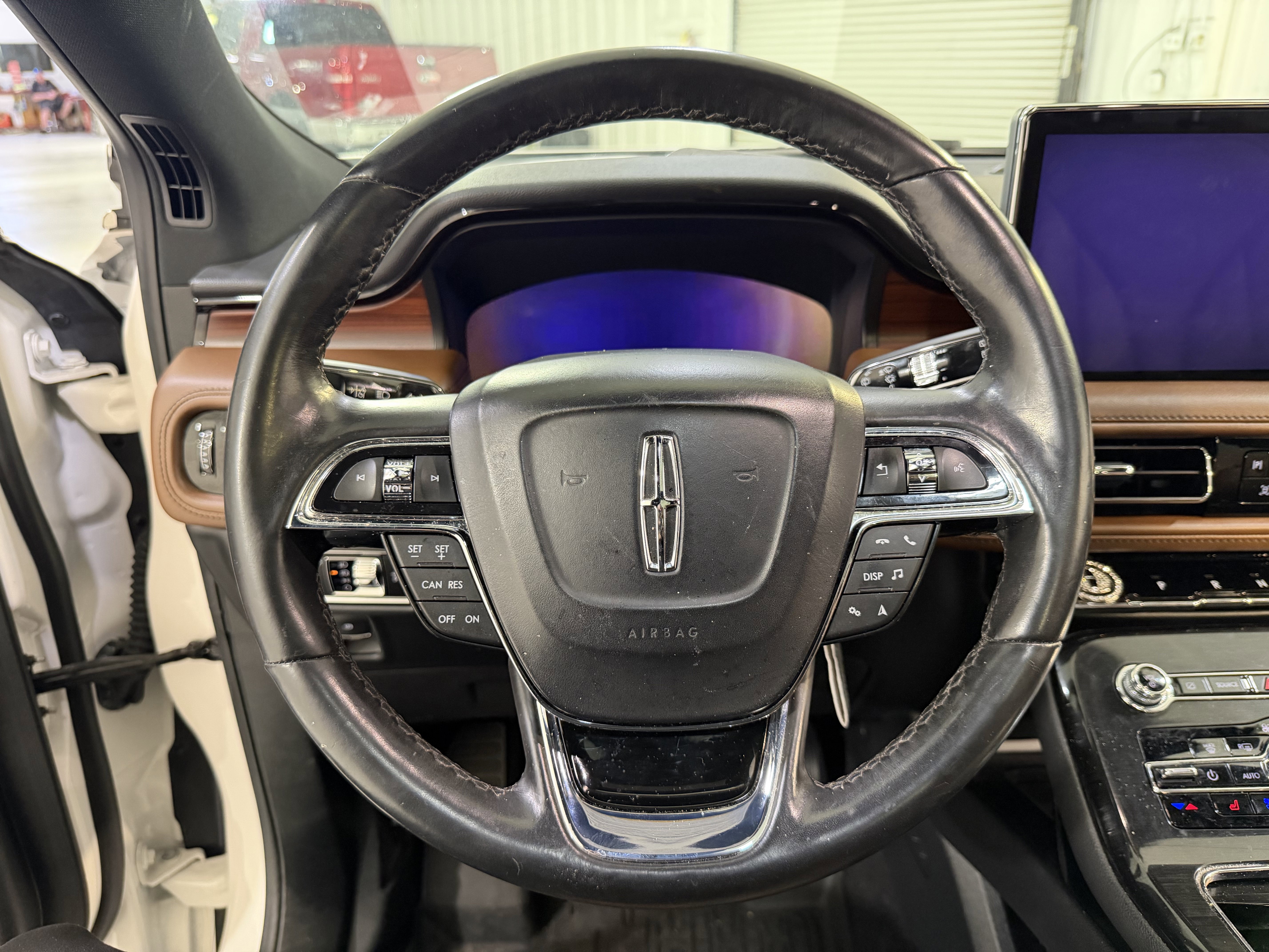 Used 2023 Lincoln Nautilus Reserve w/ Luxury Package FWD image 16