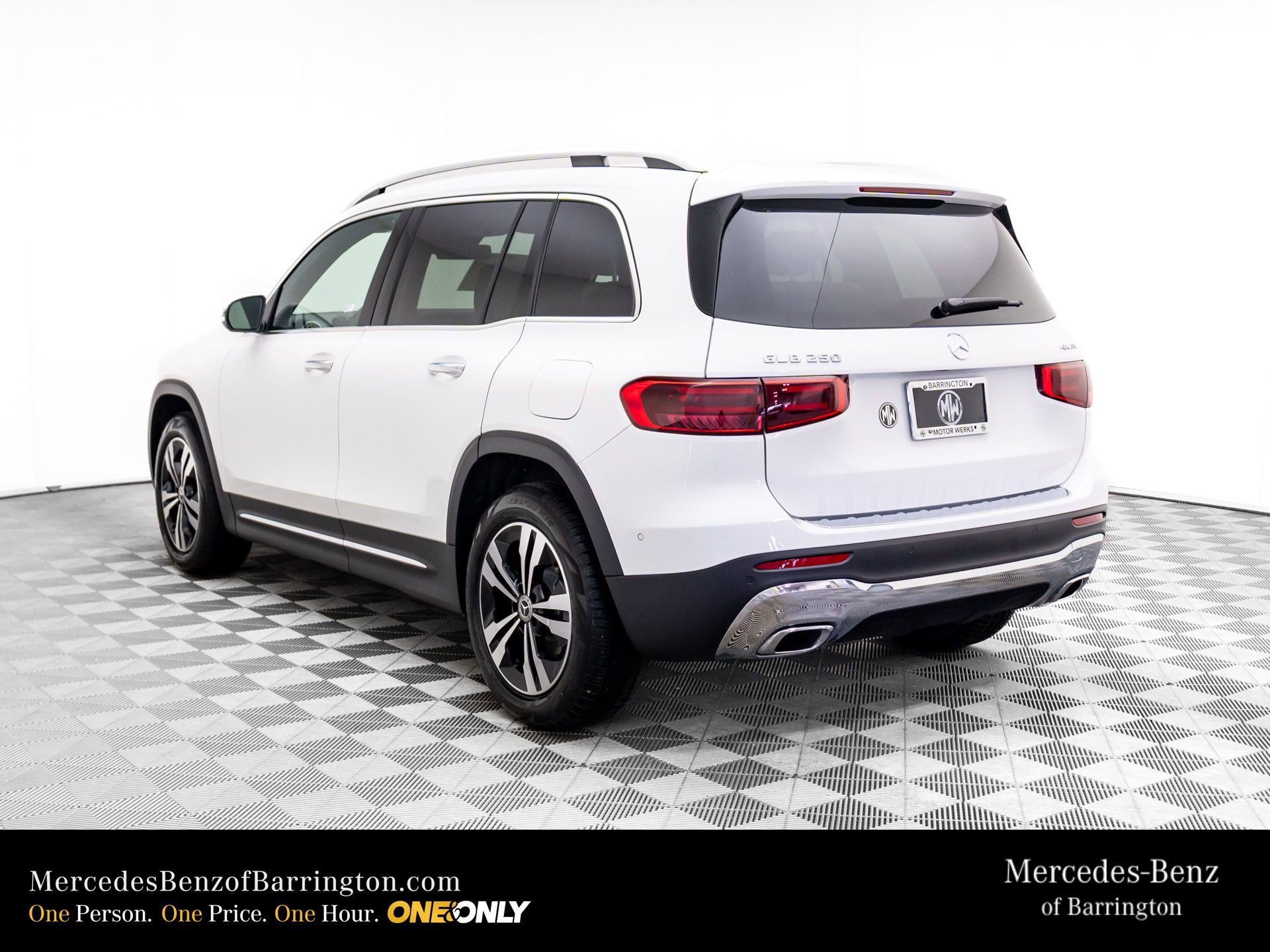 New 2026 Mercedes-Benz GLB 250 4MATIC image 3