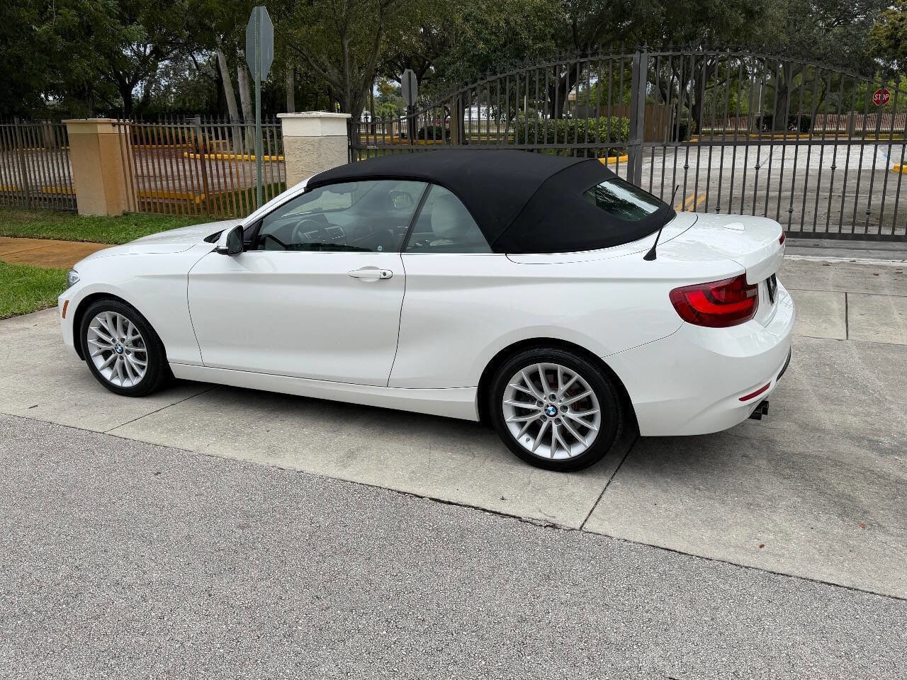 Used 2016 BMW 228i Convertible image 9