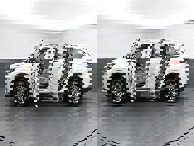 Used 2017 Toyota Highlander Limited image 50