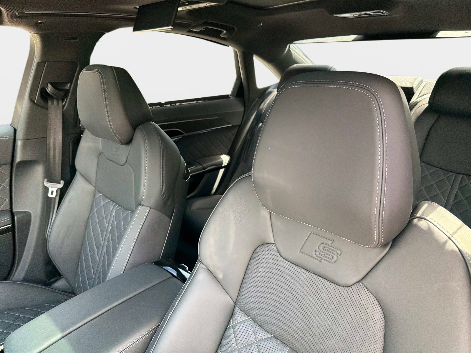 Used 2025 Audi S8 4.0T image 39