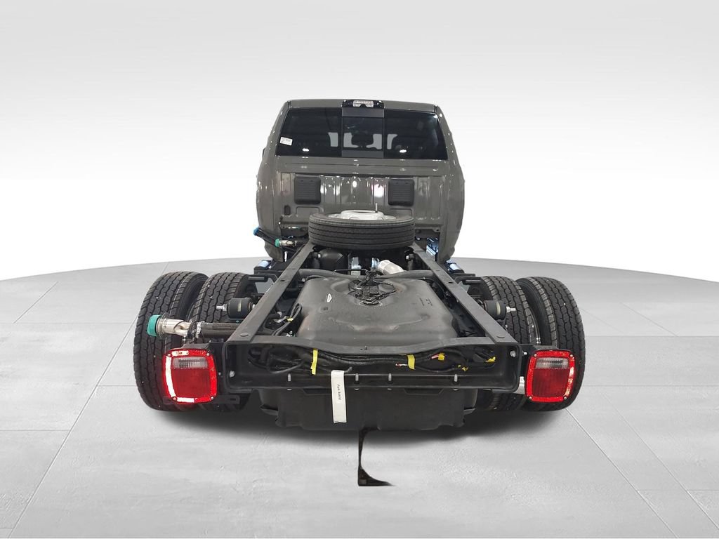 New 2026 RAM 5500 4x4 Crew Cab image 21