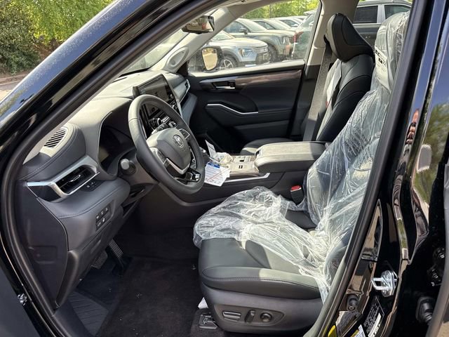 Used 2026 Toyota Highlander Platinum AWD/4WD image 14