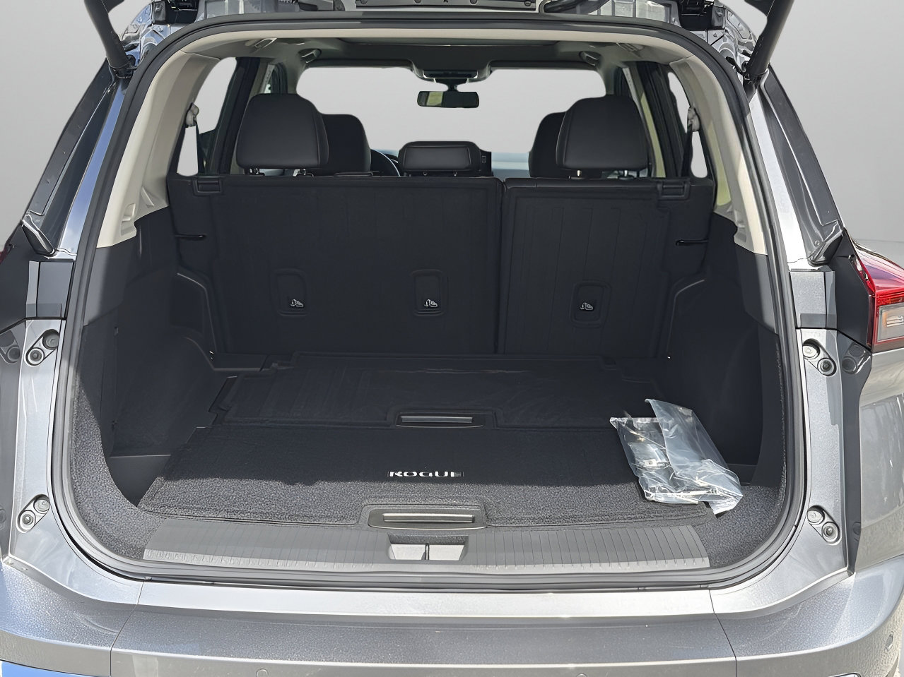 Used 2026 Nissan Rogue Platinum AWD/4WD image 8