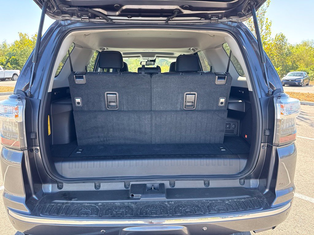 Used 2023 Toyota 4Runner Limited AWD/4WD image 19
