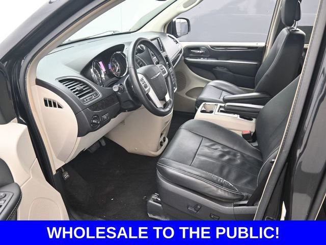 Used 2014 Chrysler Town & Country Touring image 14