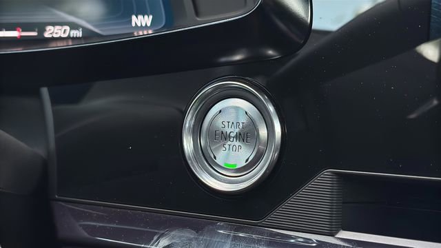 Used 2024 Chevrolet Corvette Stingray Preferred Conv w/ Stealth Interior Trim Package RWD image 33