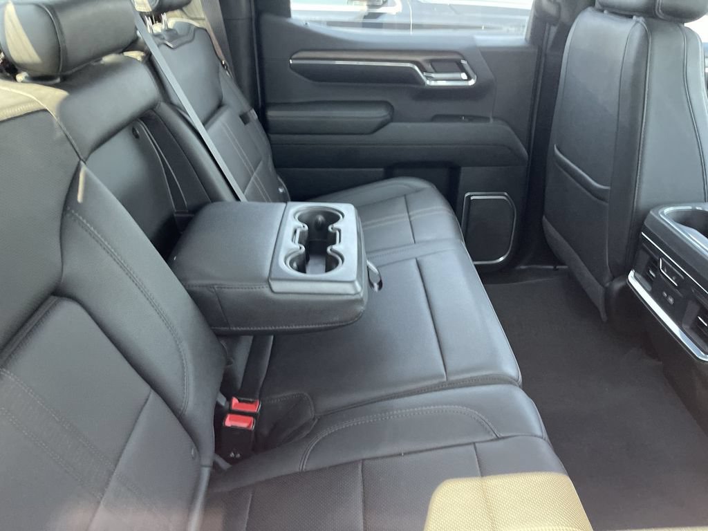 Used 2024 Chevrolet Silverado 1500 High Country AWD/4WD image 9