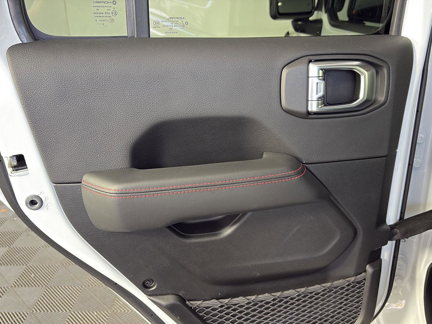 Used 2026 Jeep Wrangler Unlimited Rubicon w/ Steel Bumper Group image 25