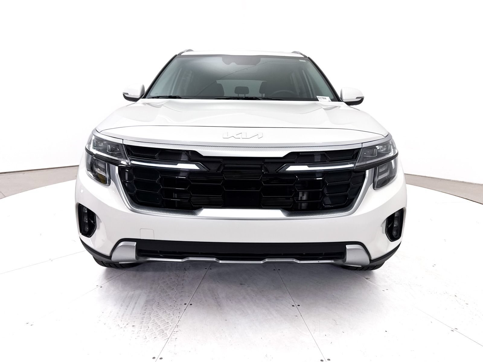 Certified 2024 Kia Seltos SX w/ SX Sunroof Package AWD/4WD image 15