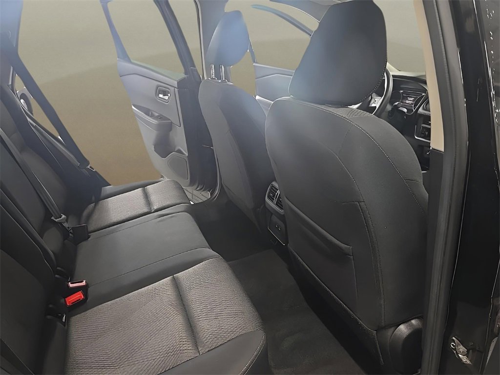 Used 2024 Nissan Rogue SV image 17