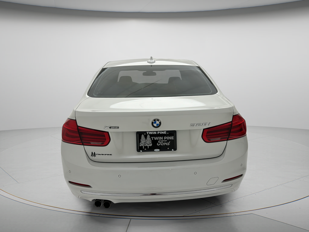 Used 2016 BMW 328i xDrive Sedan AWD/4WD image 7