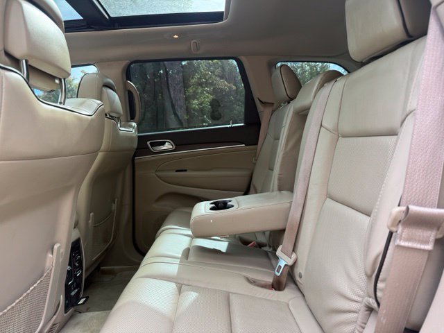Used 2016 Jeep Grand Cherokee Overland AWD/4WD image 16