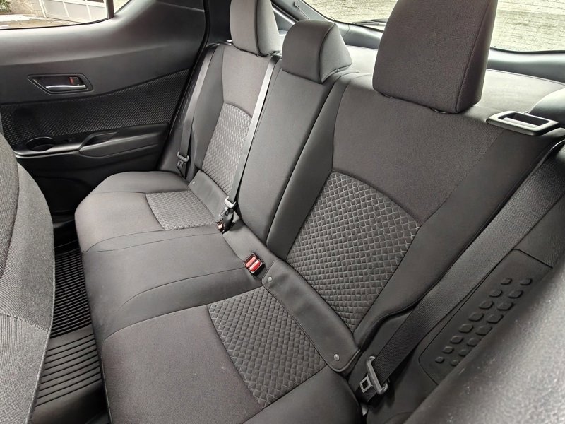 Used 2021 Toyota C-HR LE image 12