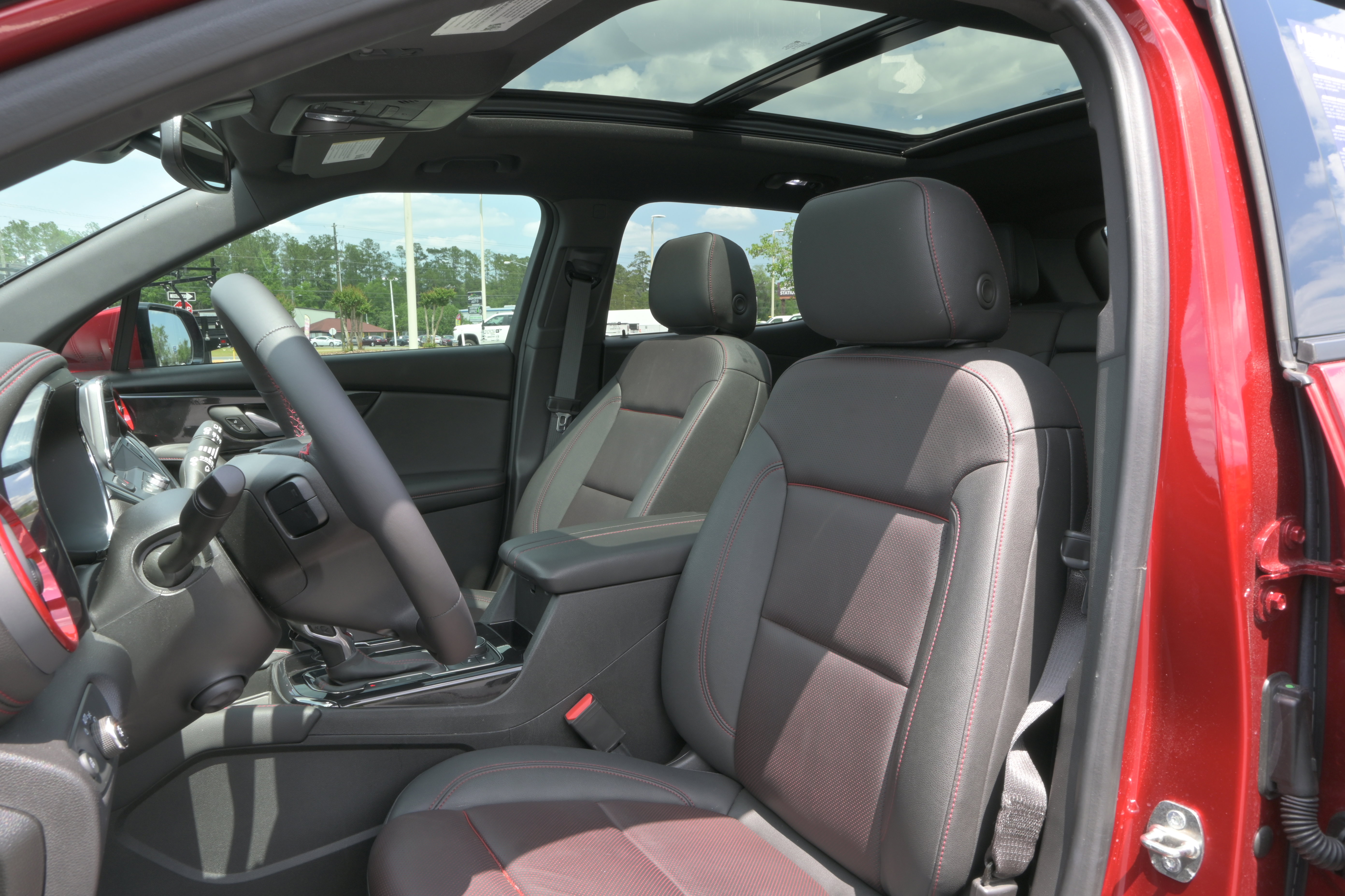 Used 2022 Chevrolet Blazer RS w/ Enhanced Convenience Package FWD image 9