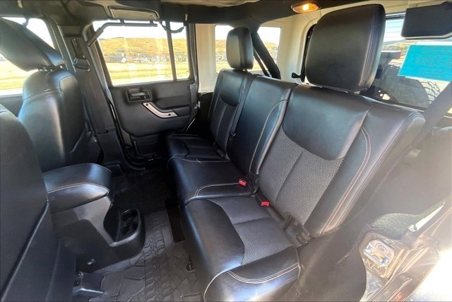 Used 2016 Jeep Wrangler Unlimited Sahara image 22