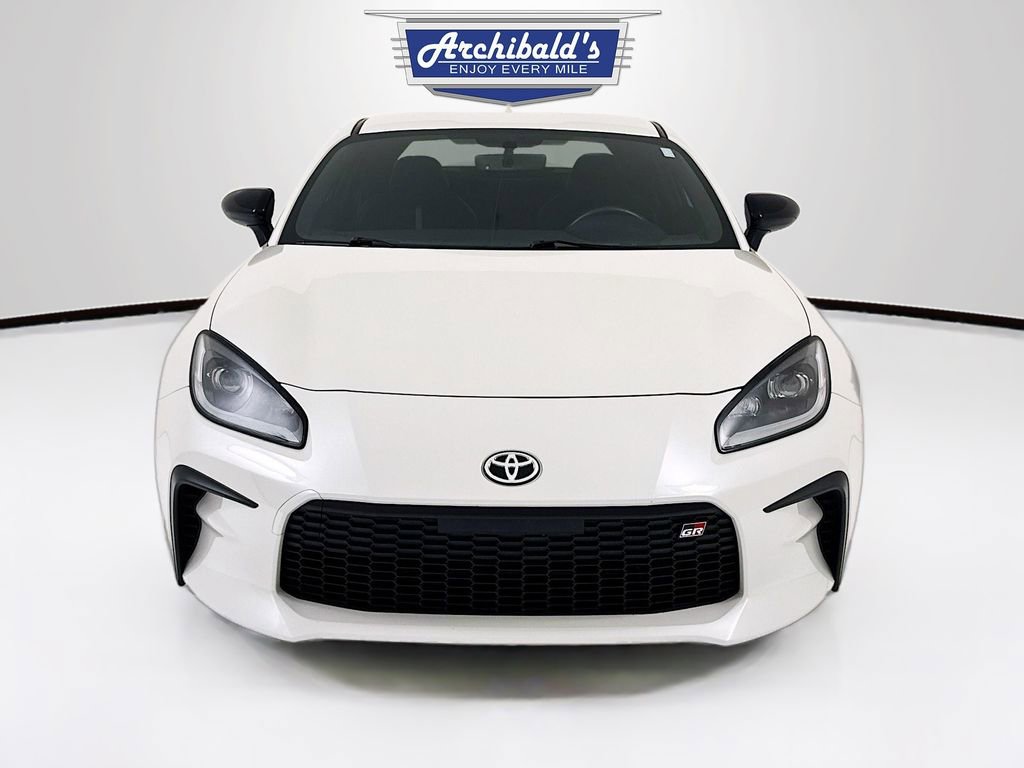 Used 2023 Toyota GR86 Premium RWD image 2