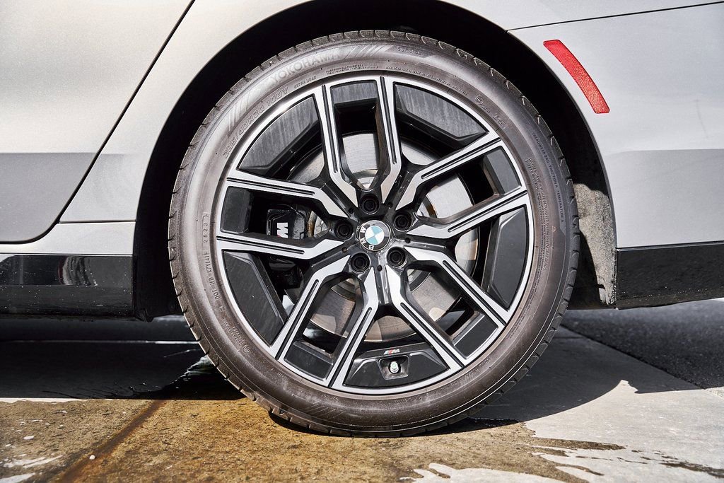 Used 2024 BMW 760i xDrive image 19
