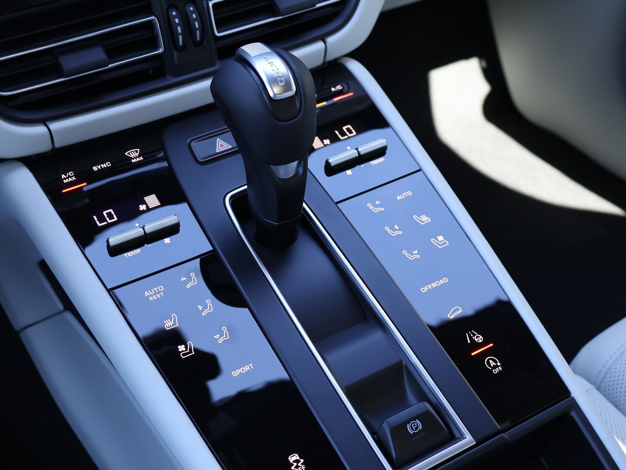 New 2026 Porsche Macan AWD/4WD image 20