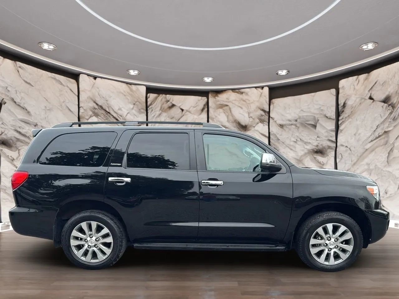 Used 2014 Toyota Sequoia Limited image 4