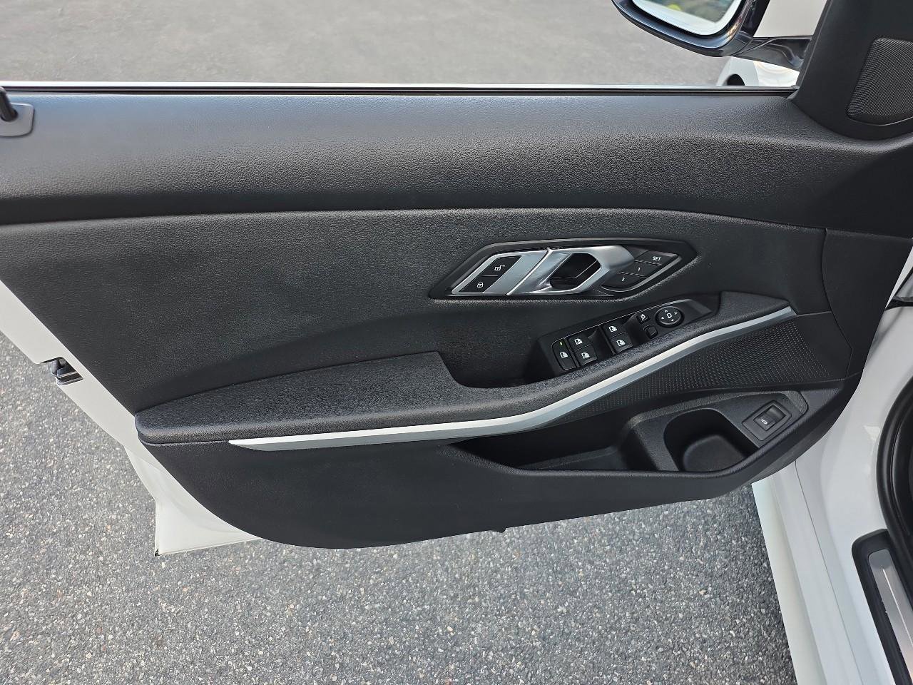 Used 2019 BMW 330i xDrive Sedan w/ Driving Assistance Package image 24