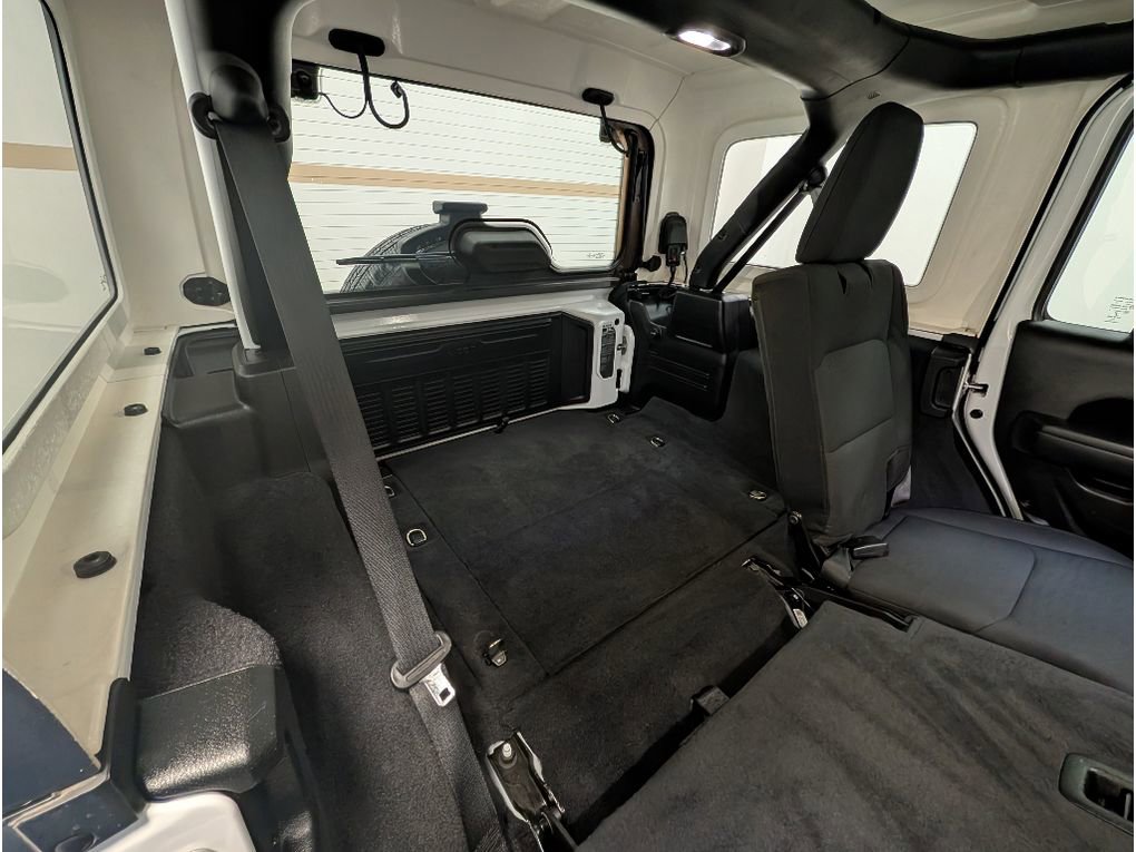Used 2022 Jeep Wrangler Unlimited Sport image 16