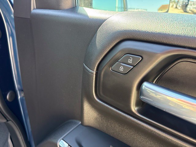 Used 2022 Chevrolet Silverado 1500 LT AWD/4WD image 46