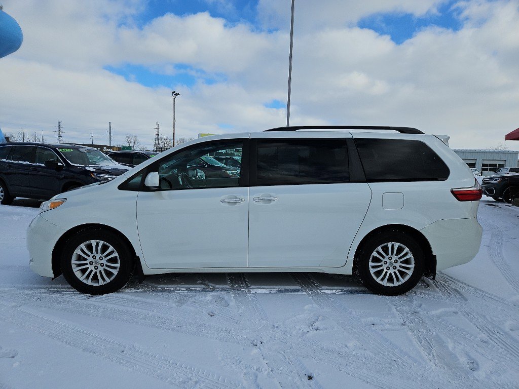 Used 2016 Toyota Sienna XLE