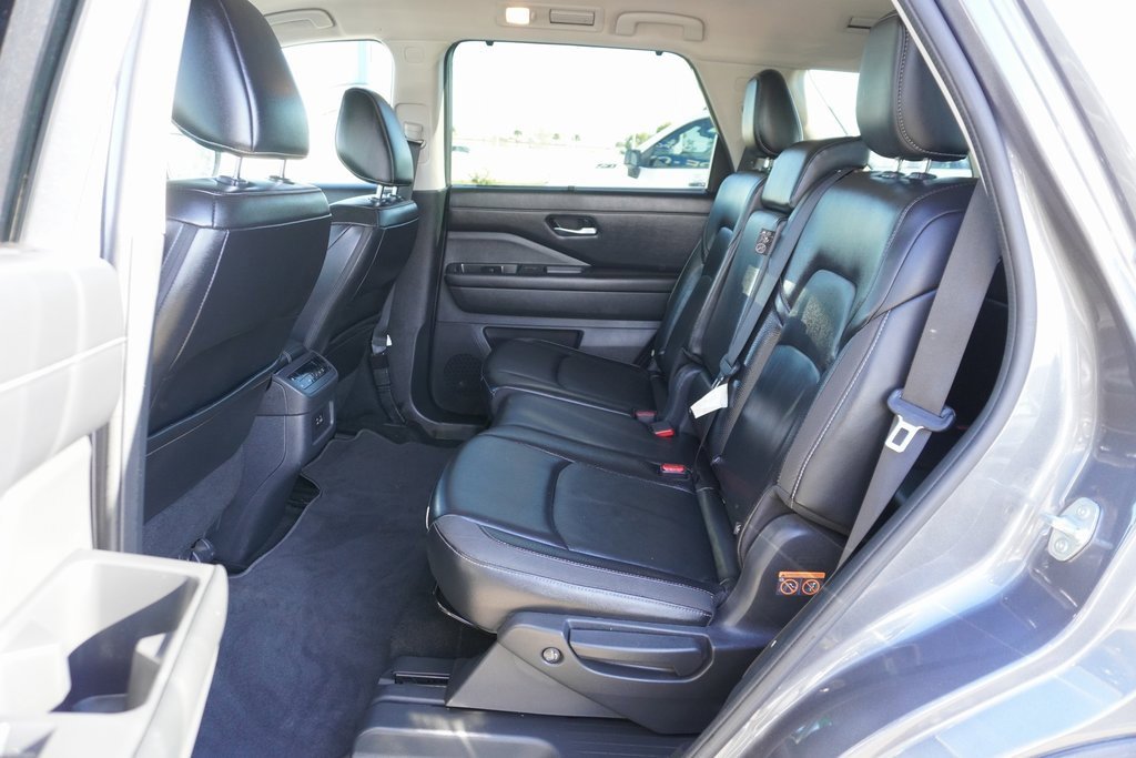 Used 2023 Nissan Pathfinder SL image 15