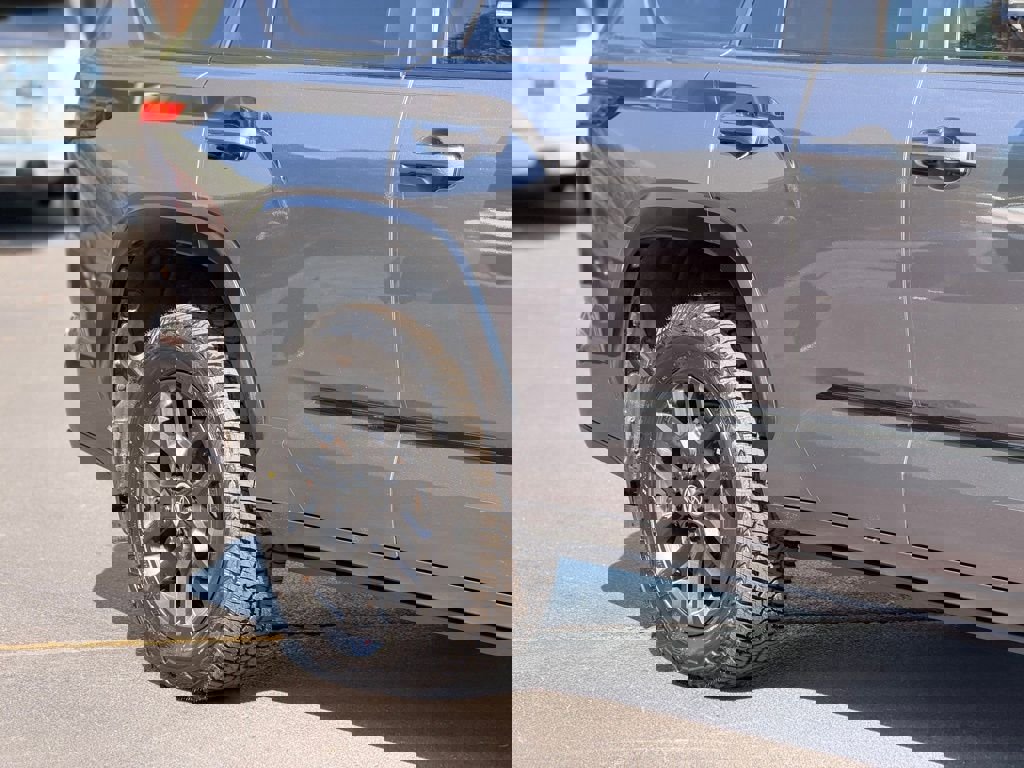 Used 2024 Toyota Sequoia Platinum image 8