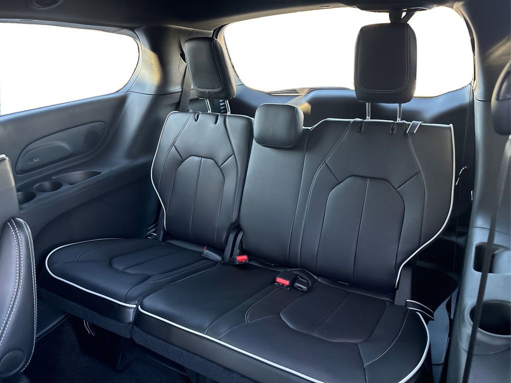 New 2026 Chrysler Pacifica Limited w/ S Appearance Package image 29