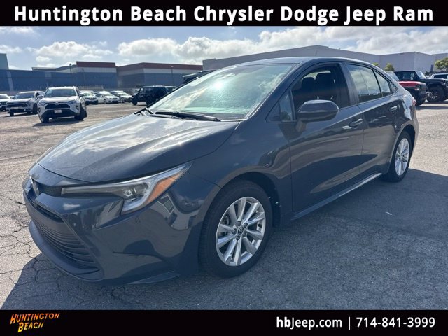 Used 2024 Toyota Corolla LE w/ LE Convenience Package FWD image 1