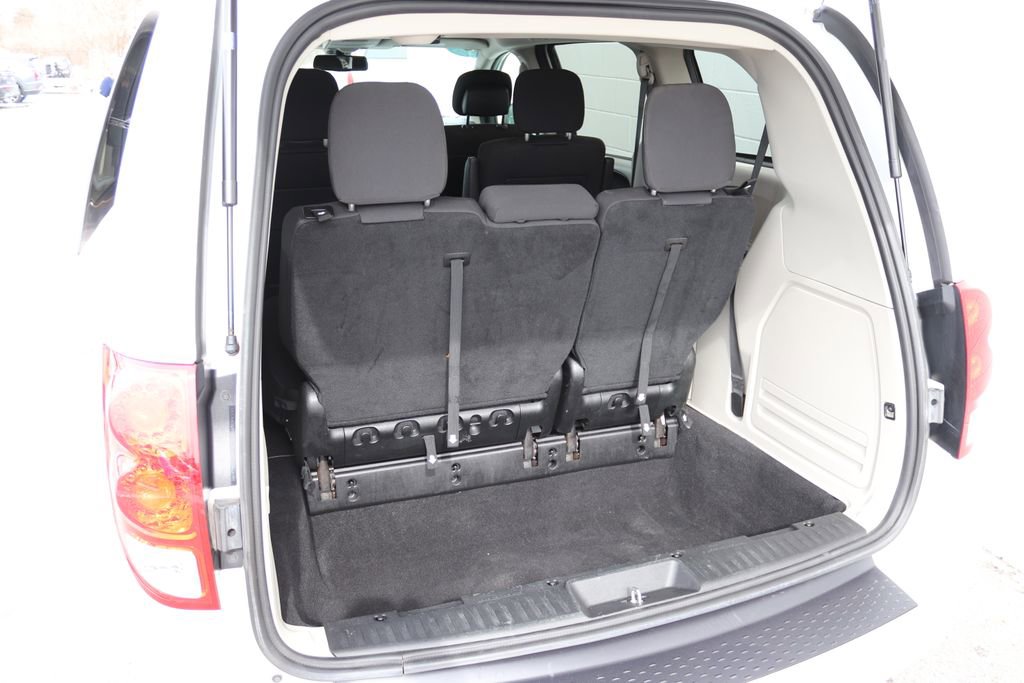 Used 2019 Dodge Grand Caravan SE image 38