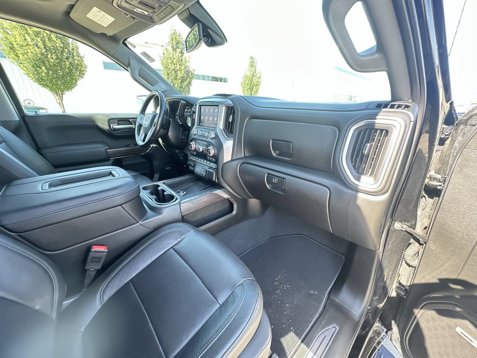 Used 2020 GMC Sierra 1500 SLT w/ SLT Premium Plus Package AWD/4WD image 28