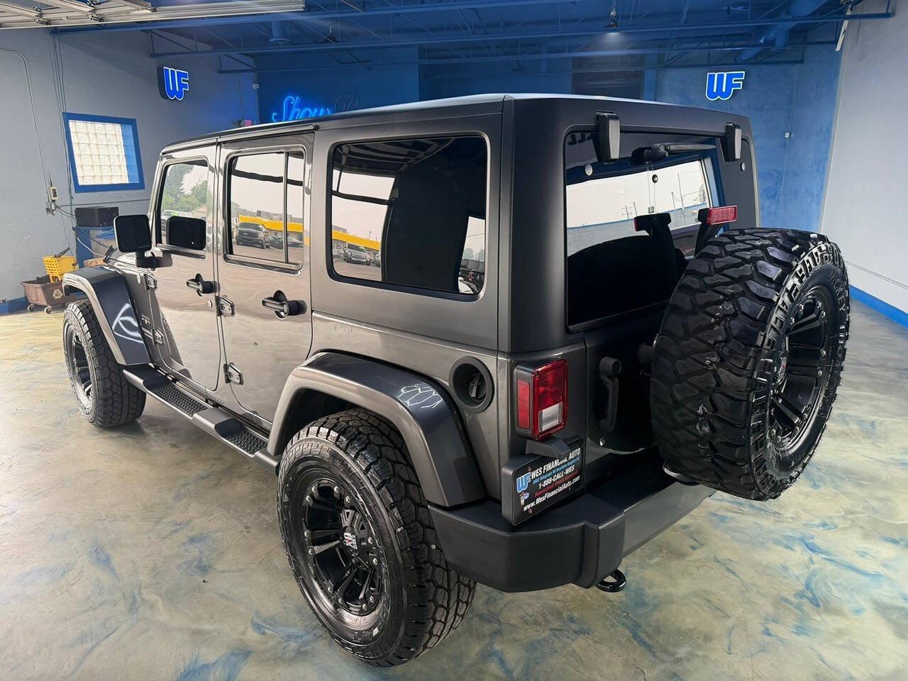 Used 2016 Jeep Wrangler Unlimited Sahara w/ Dual Top Group AWD/4WD image 12