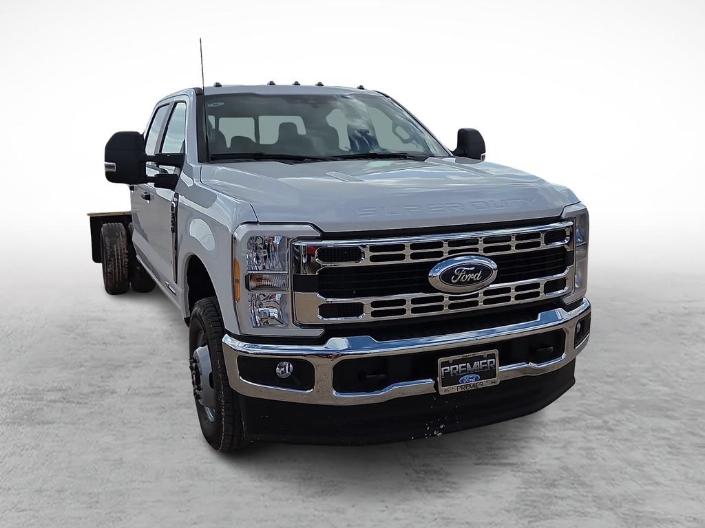 New 2026 Ford F350 XL w/ XL Chrome Package AWD/4WD image 2