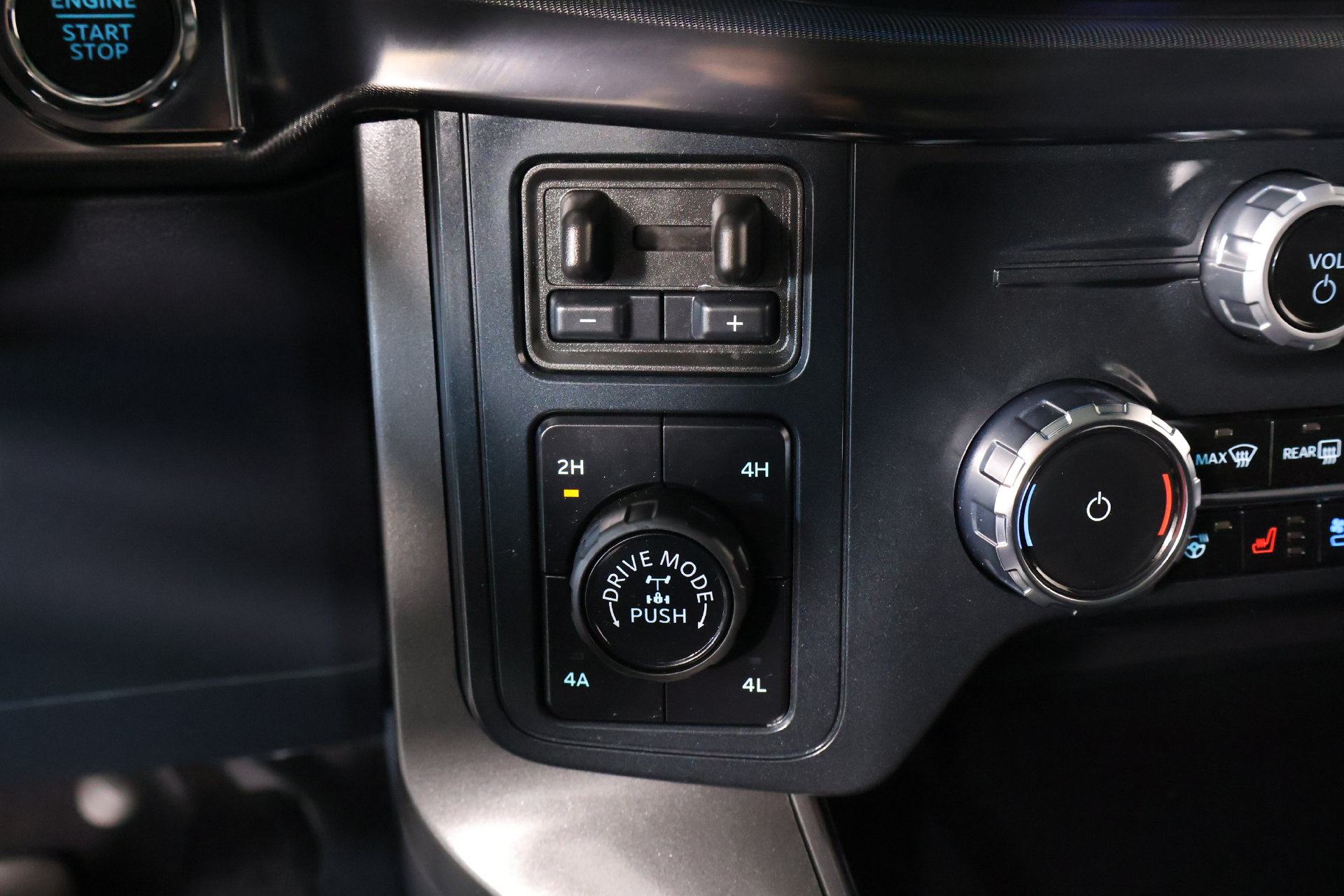 Used 2026 Ford F150 Lariat w/ Equipment Group 501A Mid AWD/4WD image 9