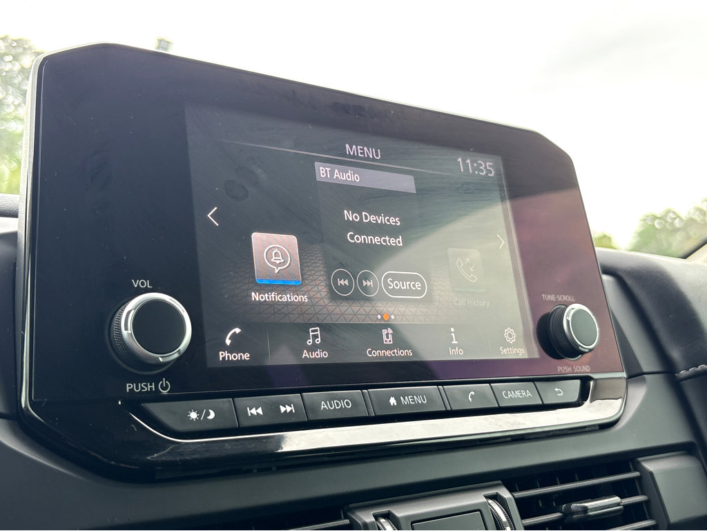 Used 2025 Nissan Pathfinder S FWD image 8