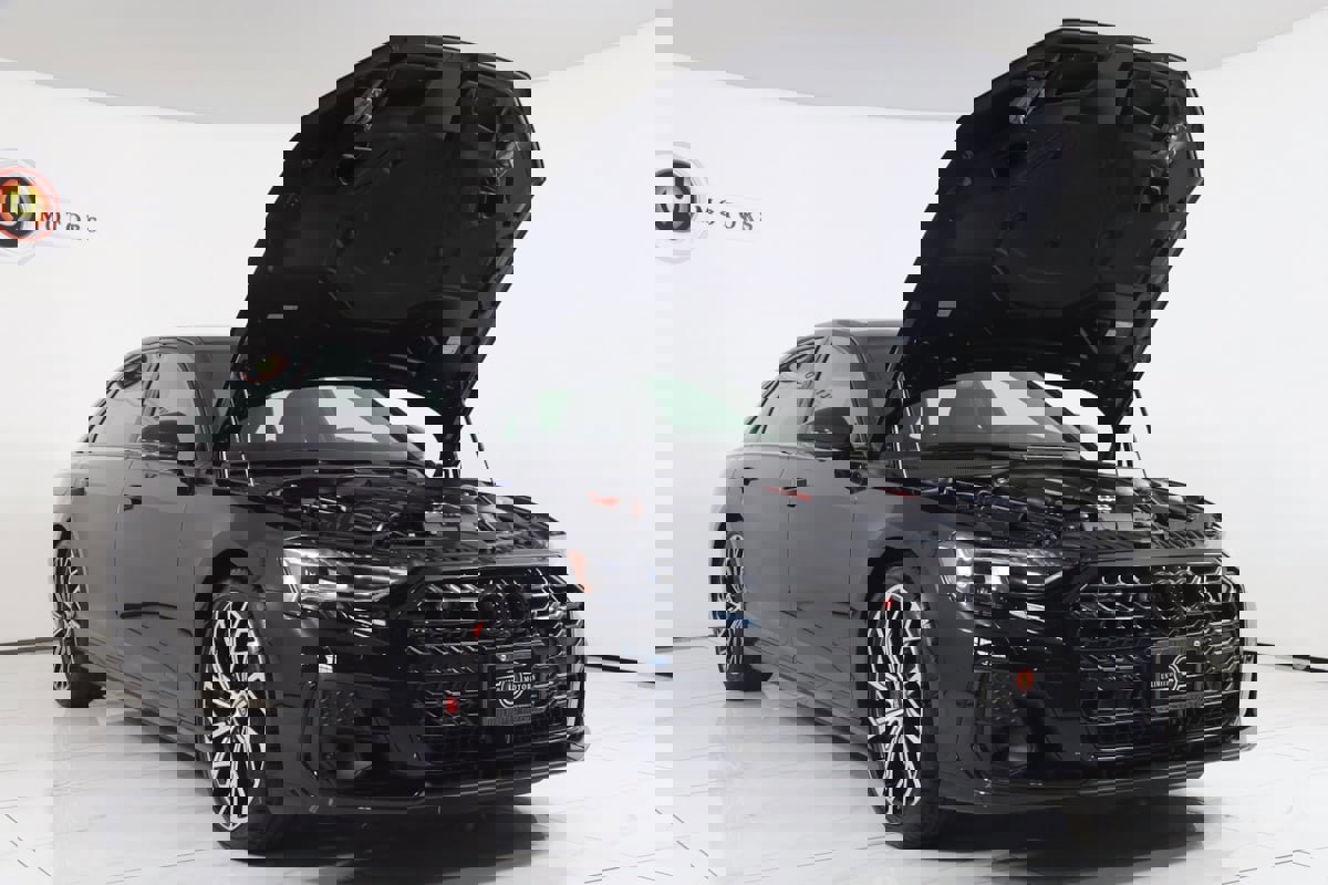 Used 2025 Audi S8 image 34