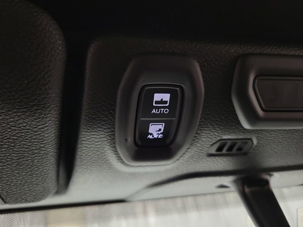 Used 2019 Jeep Wrangler Unlimited Sahara w/ LED Lighting Group image 20