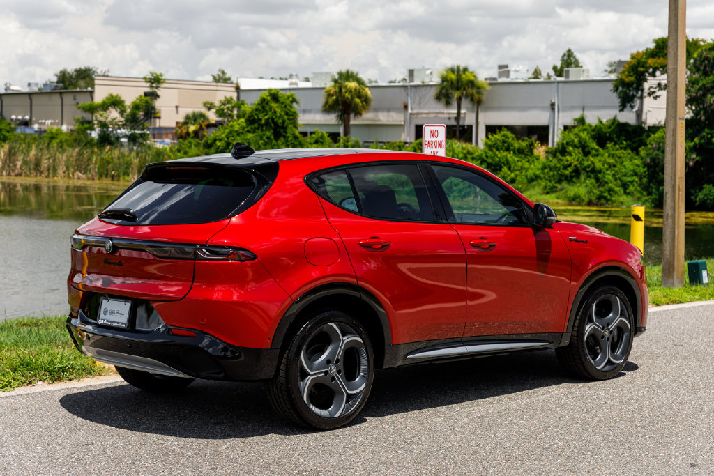 New 2026 Alfa Romeo Tonale w/ Active Assist Package AWD/4WD image 3