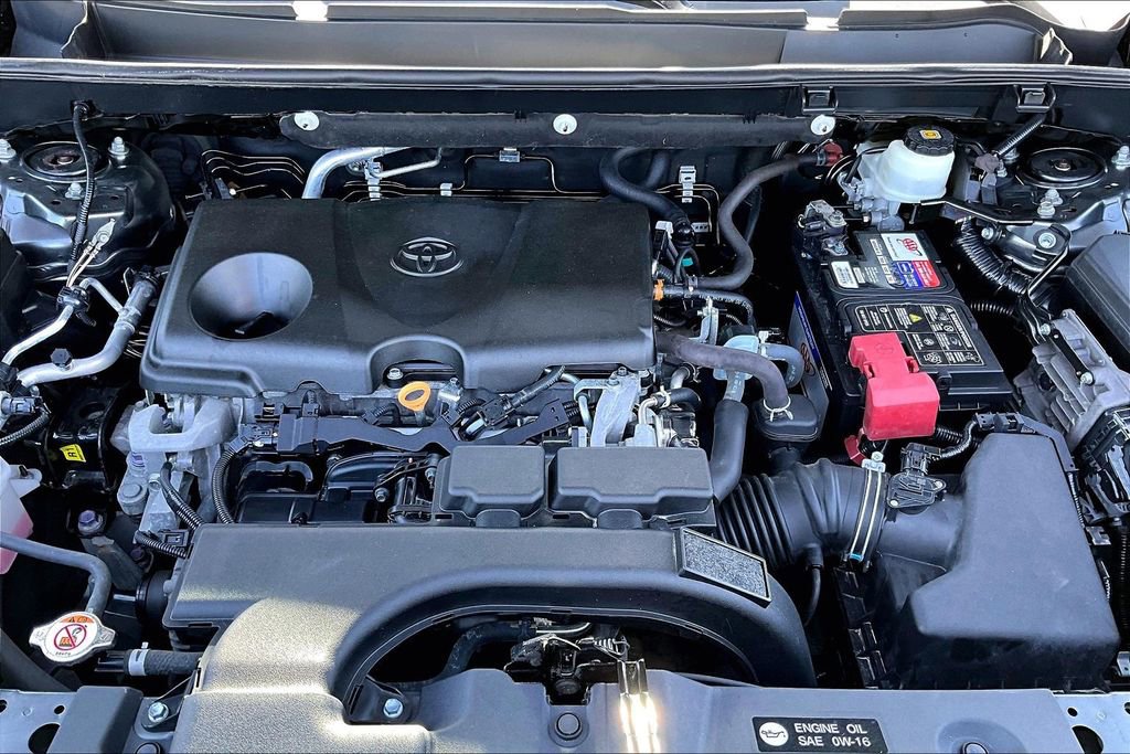 Used 2020 Toyota RAV4 XLE image 22