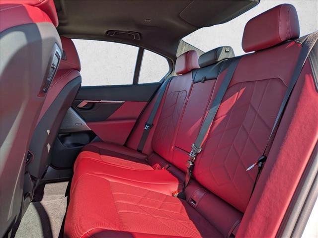 Used 2025 BMW 530i xDrive w/ Premium Package image 20