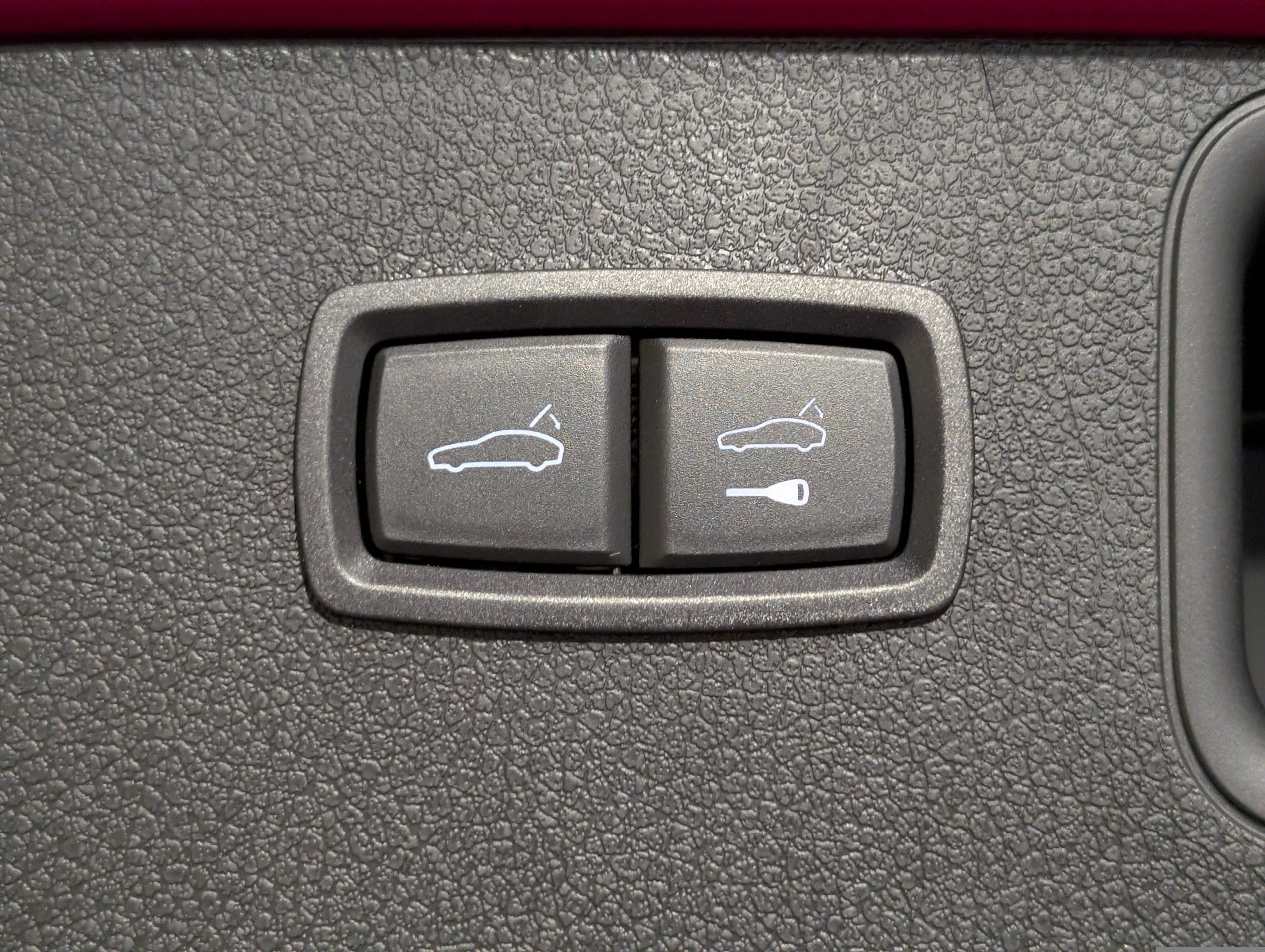 Certified 2026 Porsche Macan image 25